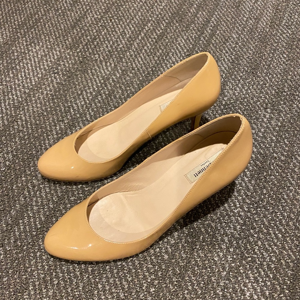LK Bennett Sabria Pumps